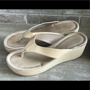 Donald Pliner sandal size 8.5